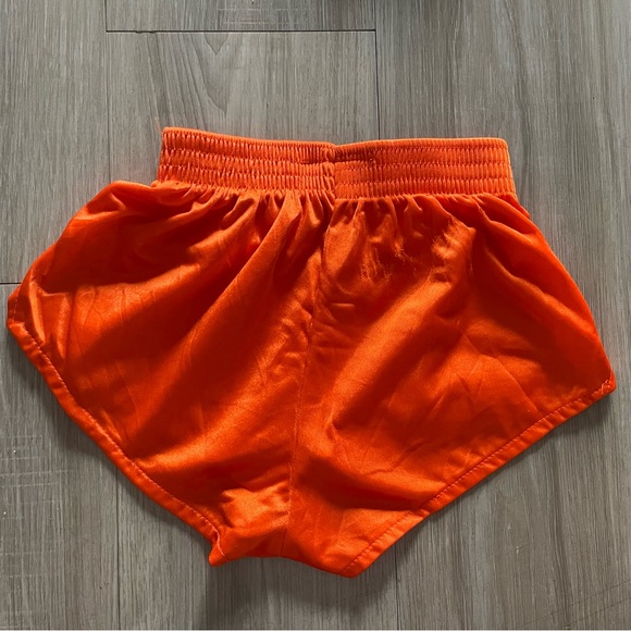 HOOTERS GIRL ORANGE VINTAGE SHORTS - Picture 2 of 2